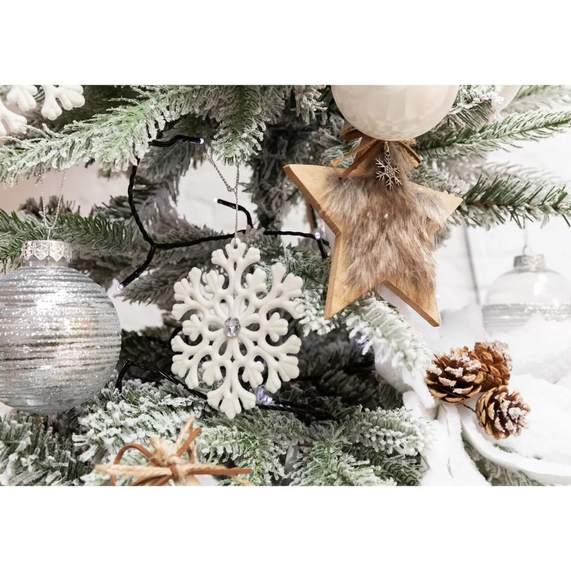 Shop Kerstboom Milford Hinged Snowy H 122Cm 97Cm 669 Tips Grote Kerstbomen